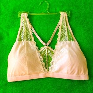 NWOT Lacey Bralette  Never Worn Sz M